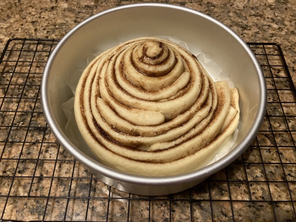 giant cinnamon roll