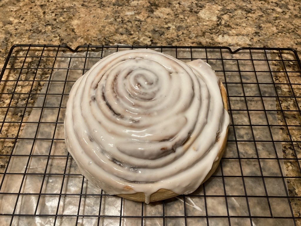 giant cinnamon roll